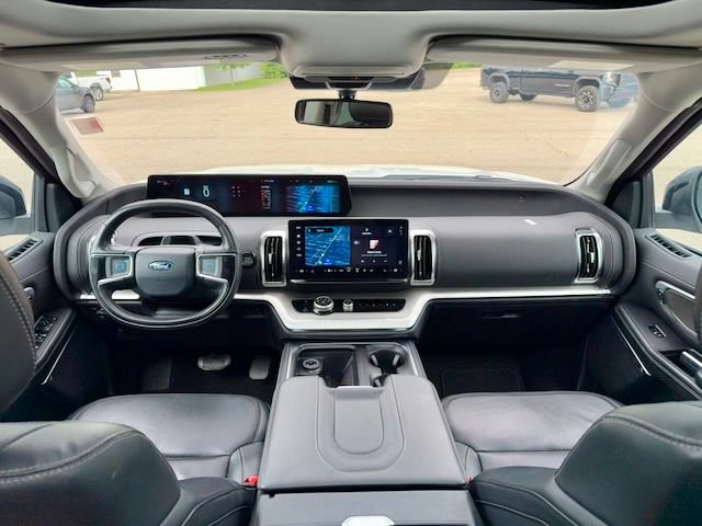 Used 2025 Ford Expedition Max Platinum AWD/4WD image 15