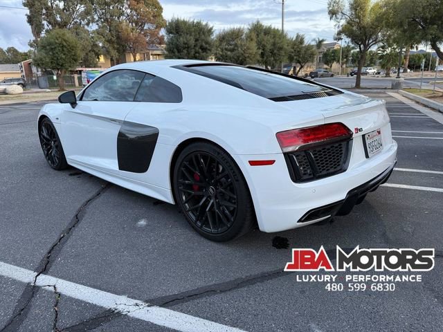Used 2018 Audi R8 V10 w/ Carbon Exterior Package image 4