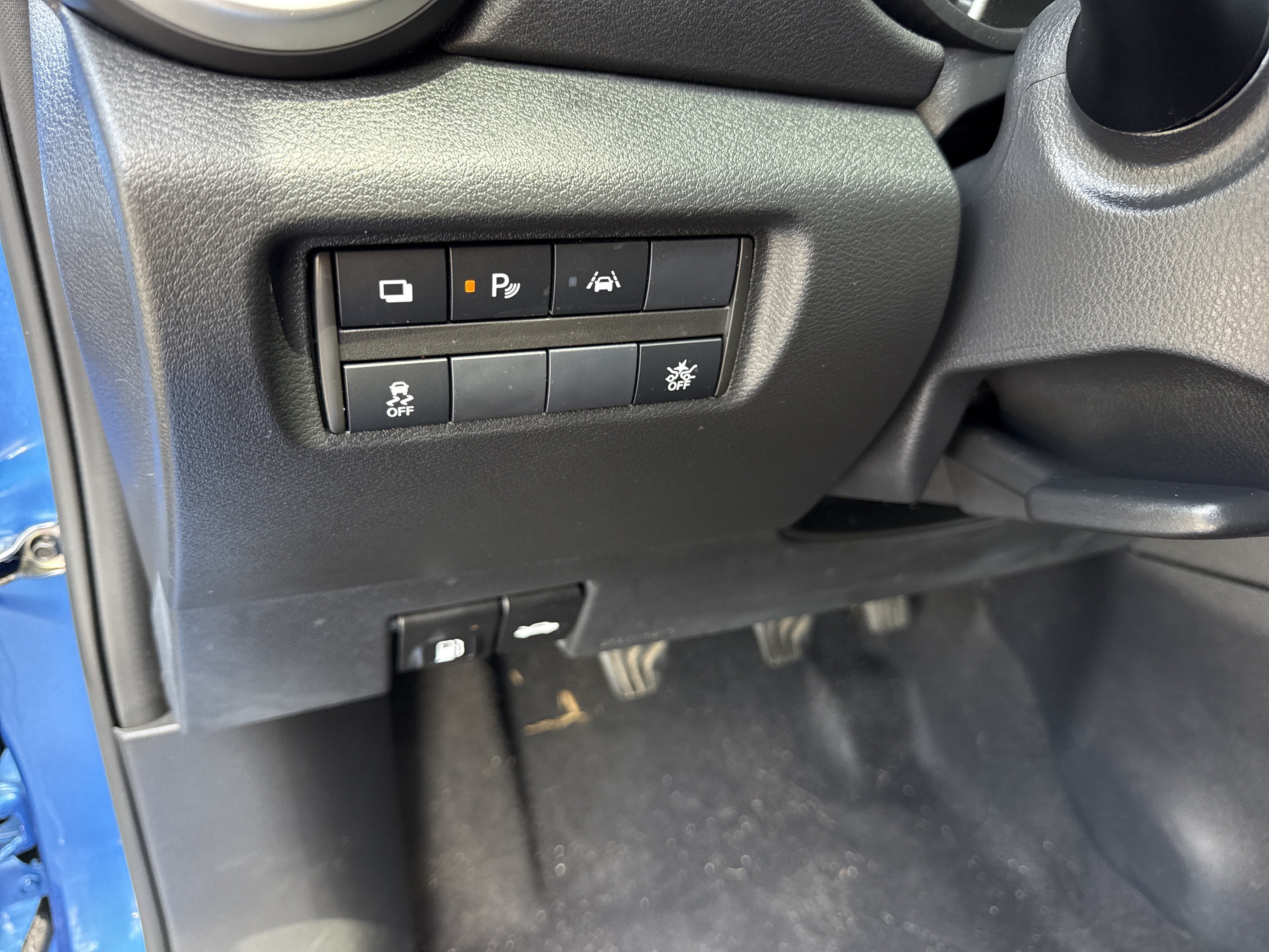 Used 2021 Nissan Versa S FWD image 32