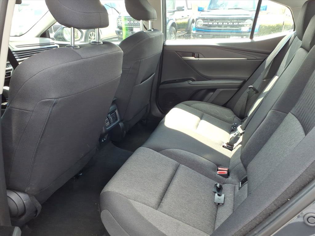 Used 2025 Toyota Camry LE image 28