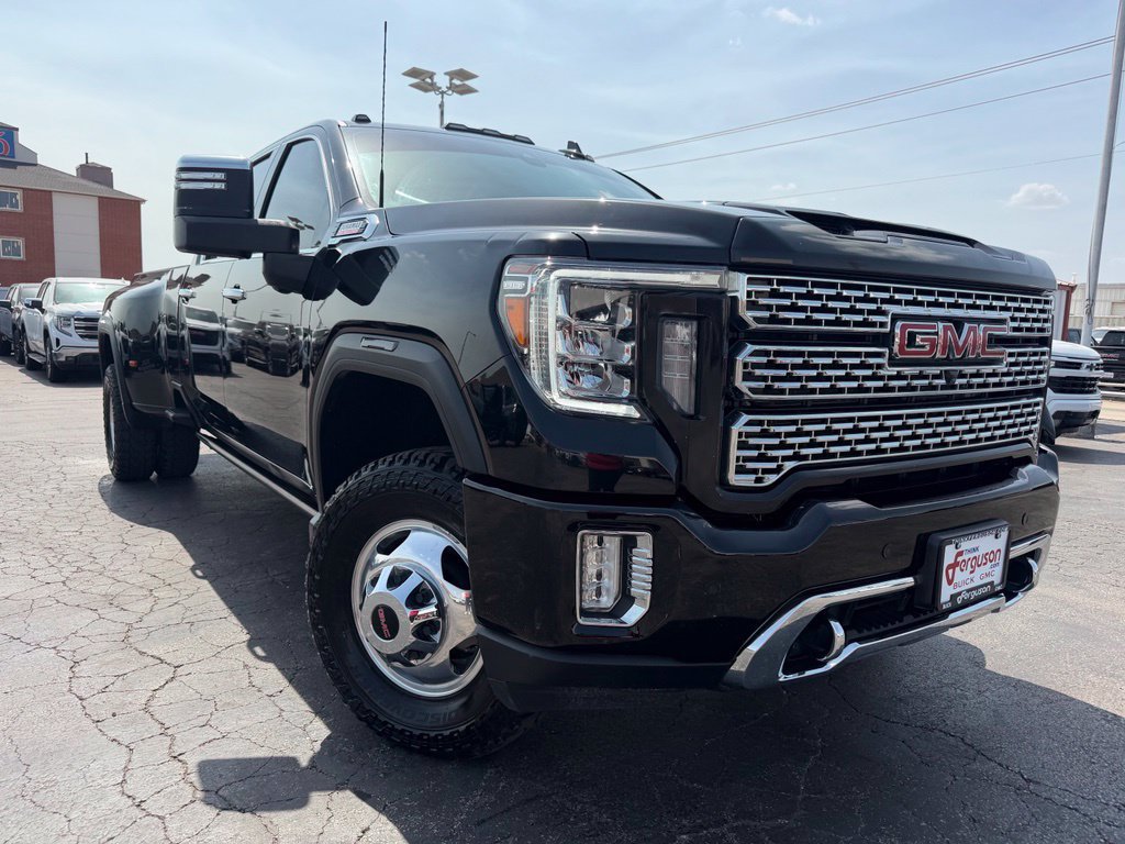 Used 2022 GMC Sierra 3500 Denali AWD/4WD image 2