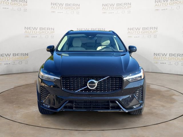 Used 2025 Volvo XC60 B5 Core AWD/4WD image 8