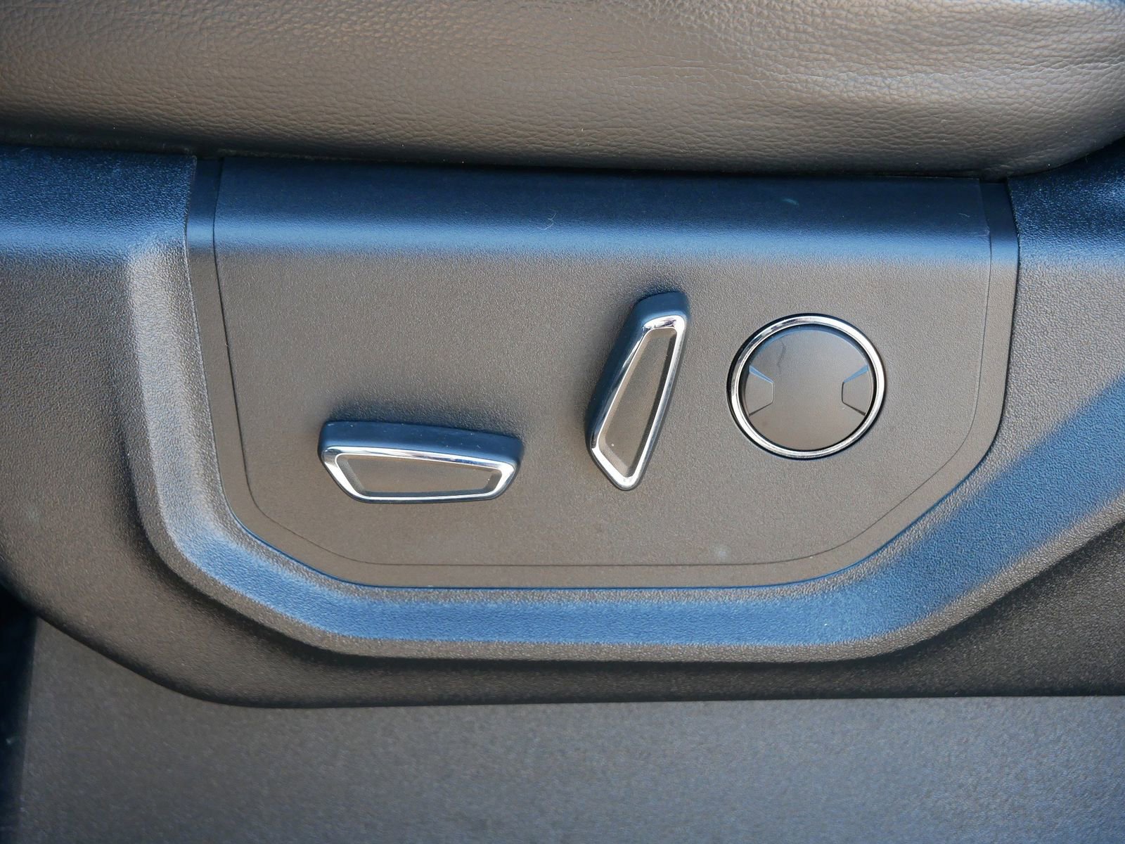 Used 2017 Ford F350 Lariat w/ Chrome Package image 15