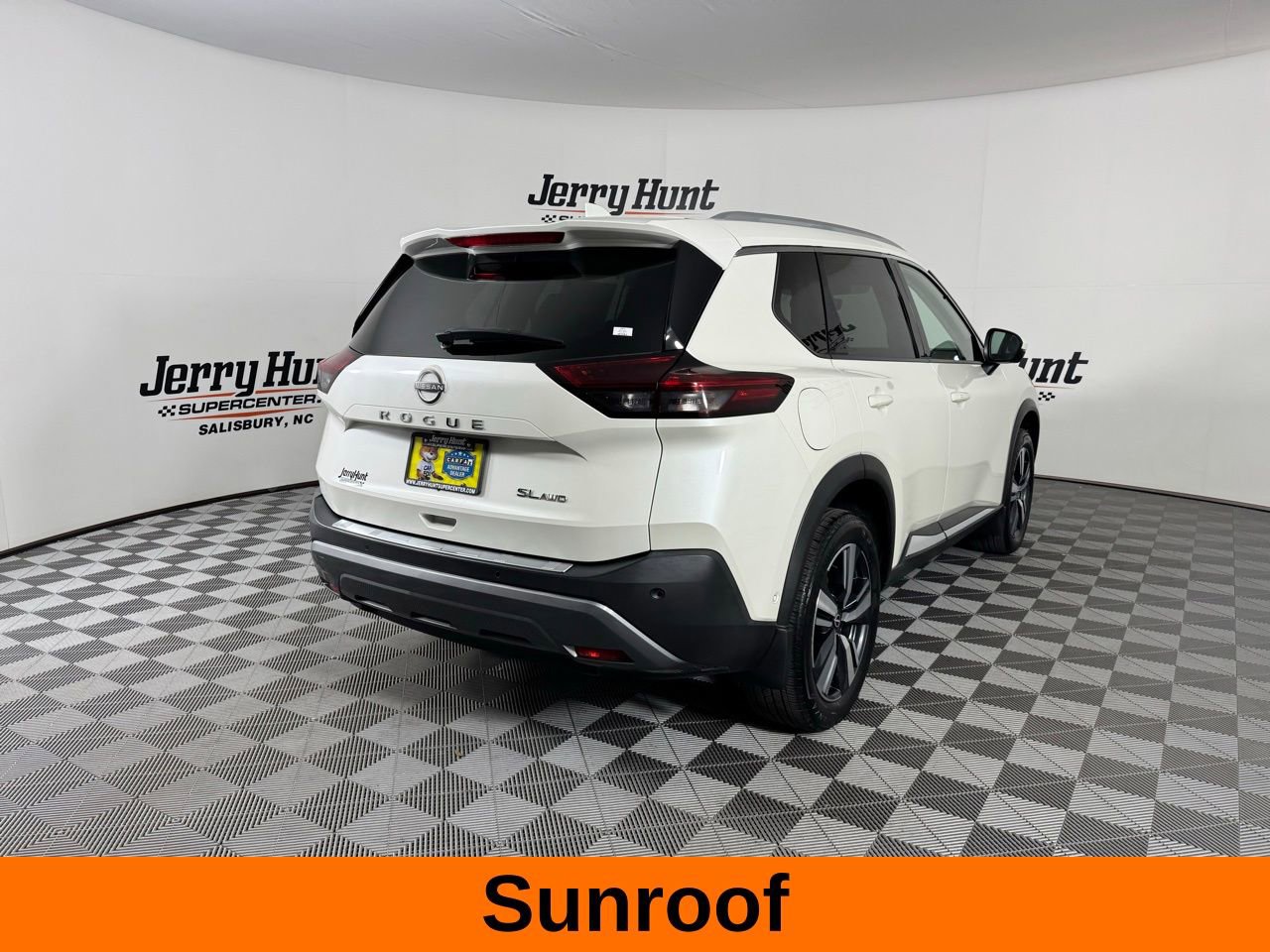 Used 2023 Nissan Rogue SL w/ SL Premium Package image 7