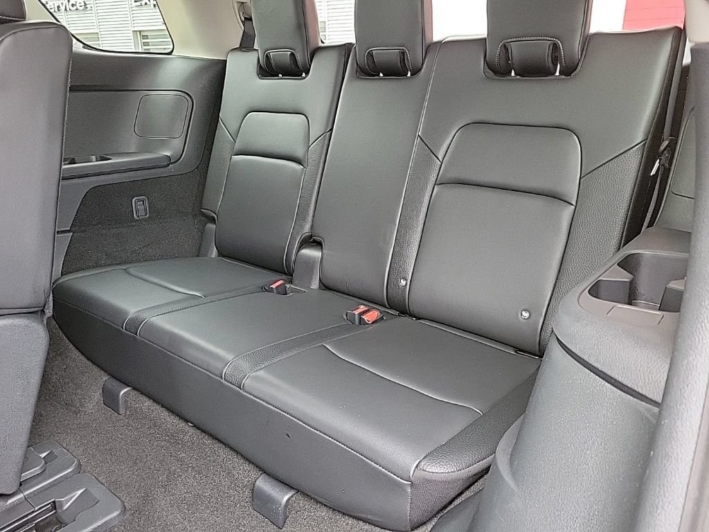 Used 2025 Nissan Pathfinder SL AWD/4WD image 19