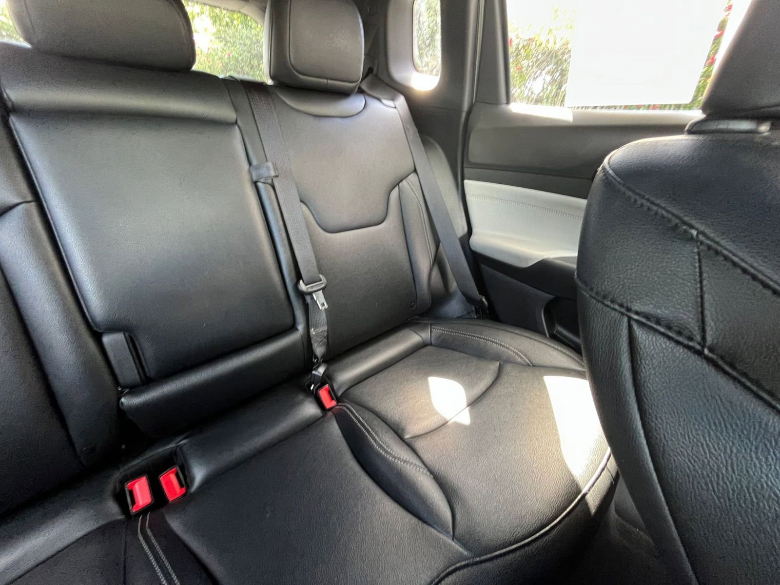 Used 2025 Jeep Compass Limited image 38