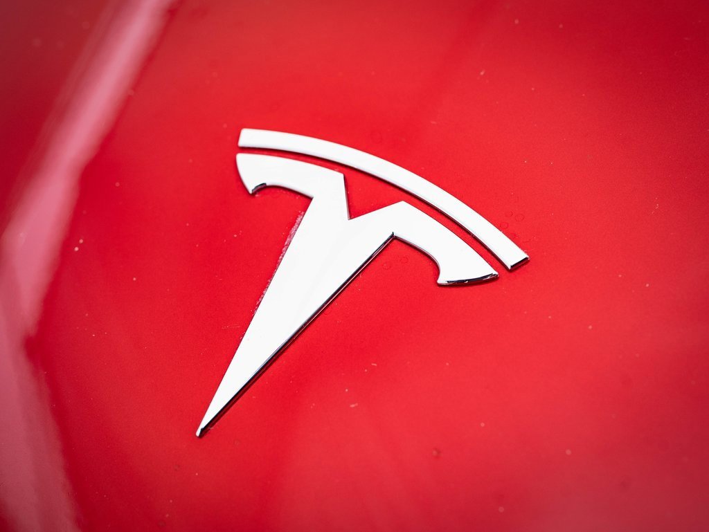 Used 2021 Tesla Model 3 Standard Range Plus image 3