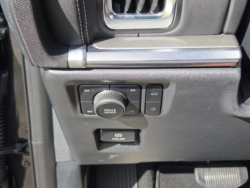 Used 2025 Ford Expedition Platinum AWD/4WD image 28