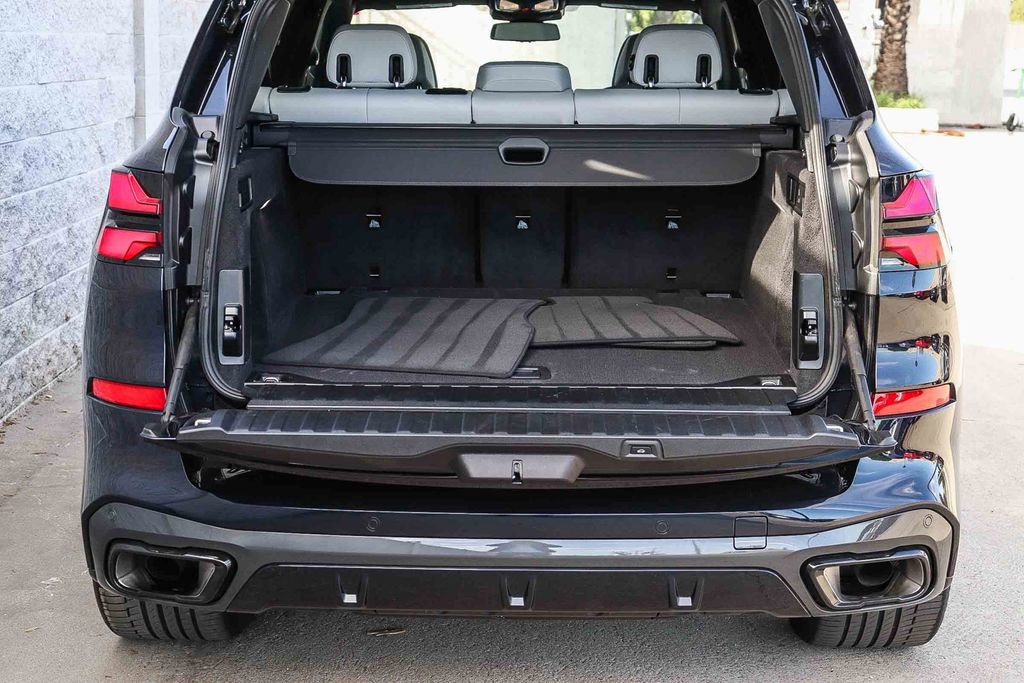 Used 2026 BMW X5 sDrive40i w/ M Sport Package image 29