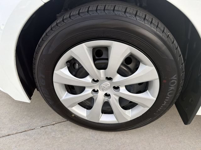 Certified 2025 Toyota Corolla LE FWD image 29