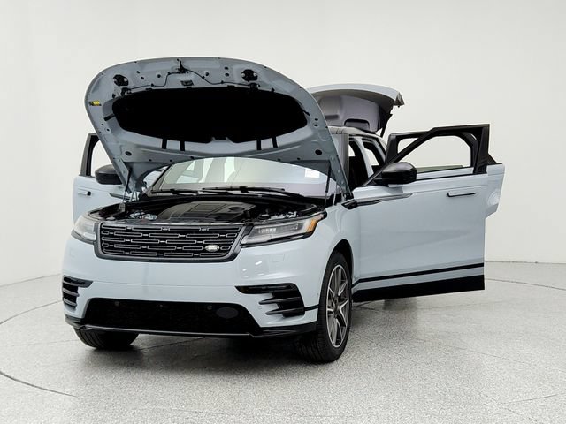 Certified 2026 Land Rover Range Rover Velar Dynamic SE AWD/4WD image 9