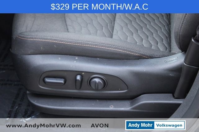 Used 2019 Chevrolet Equinox LT FWD image 16