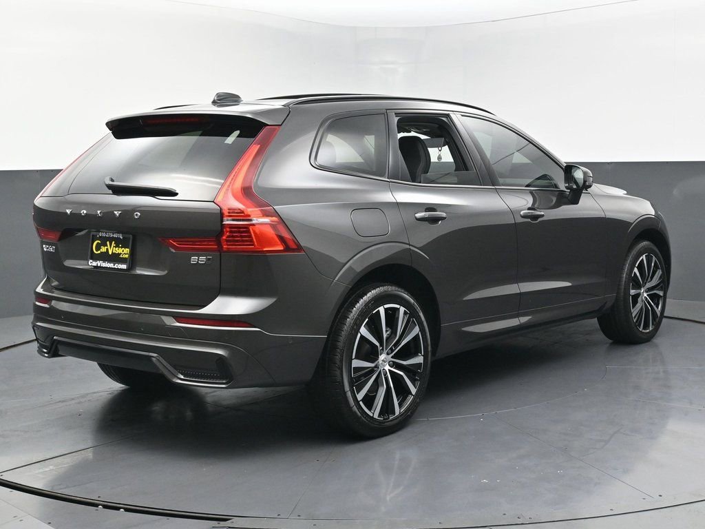 Used 2023 Volvo XC60 B5 Plus image 5