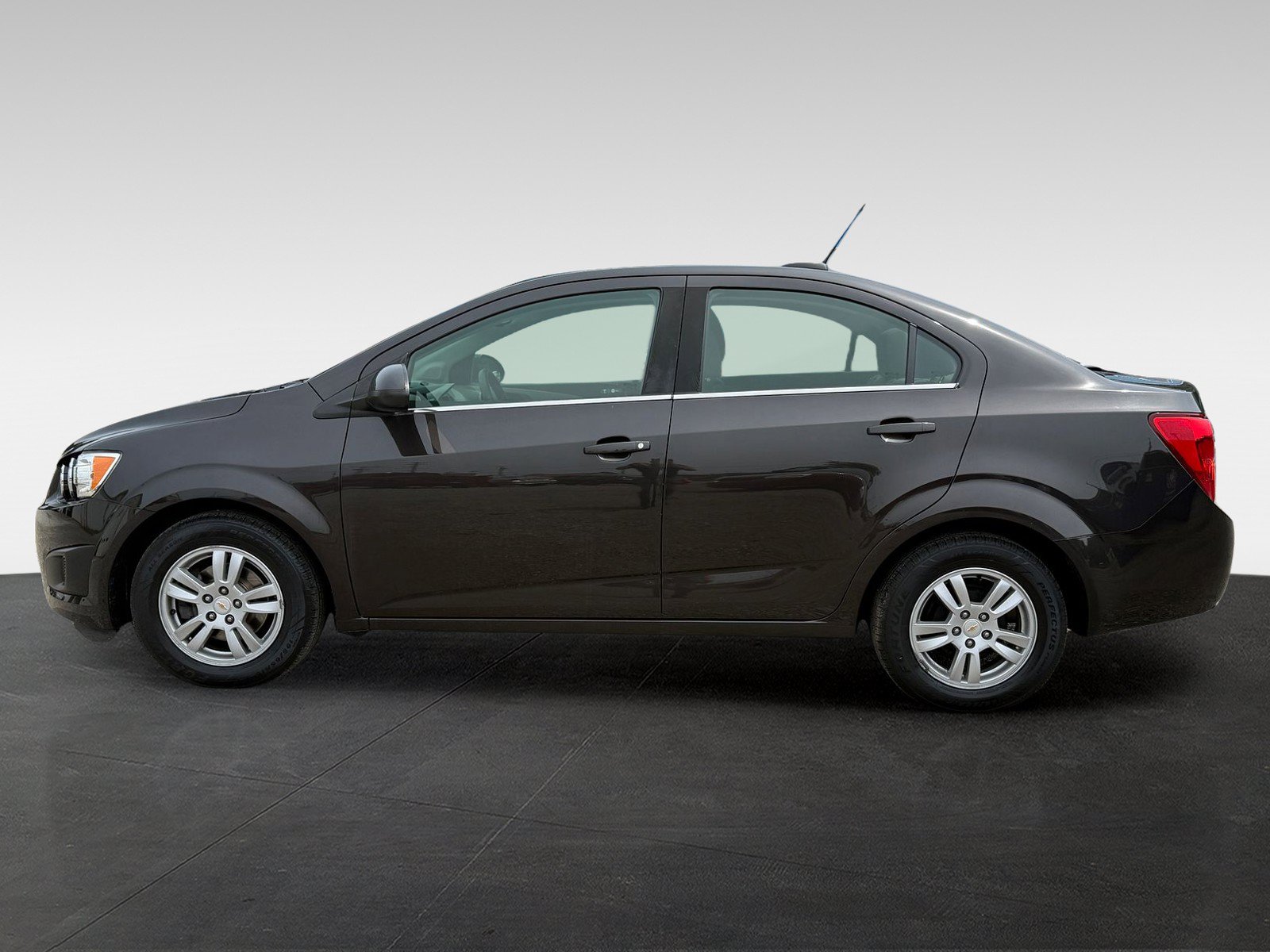 Used 2016 Chevrolet Sonic LT w/ Driver Confidence Package FWD image 8