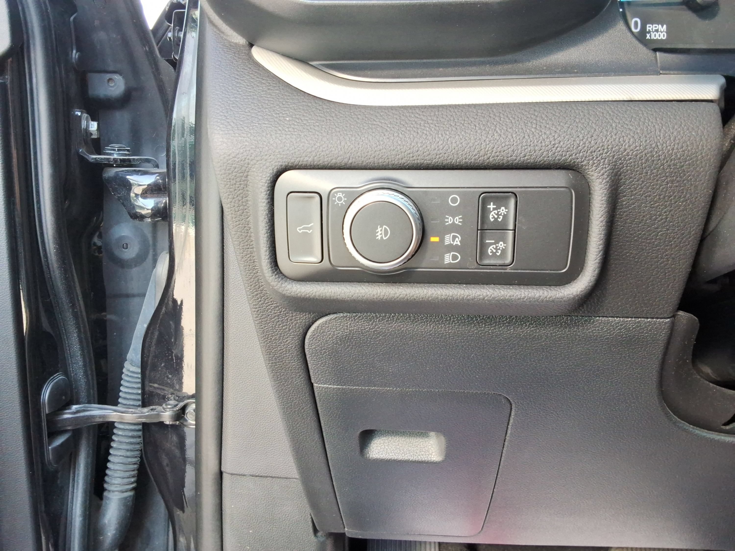 Used 2020 Ford Explorer XLT w/ Equipment Group 202A AWD/4WD image 20