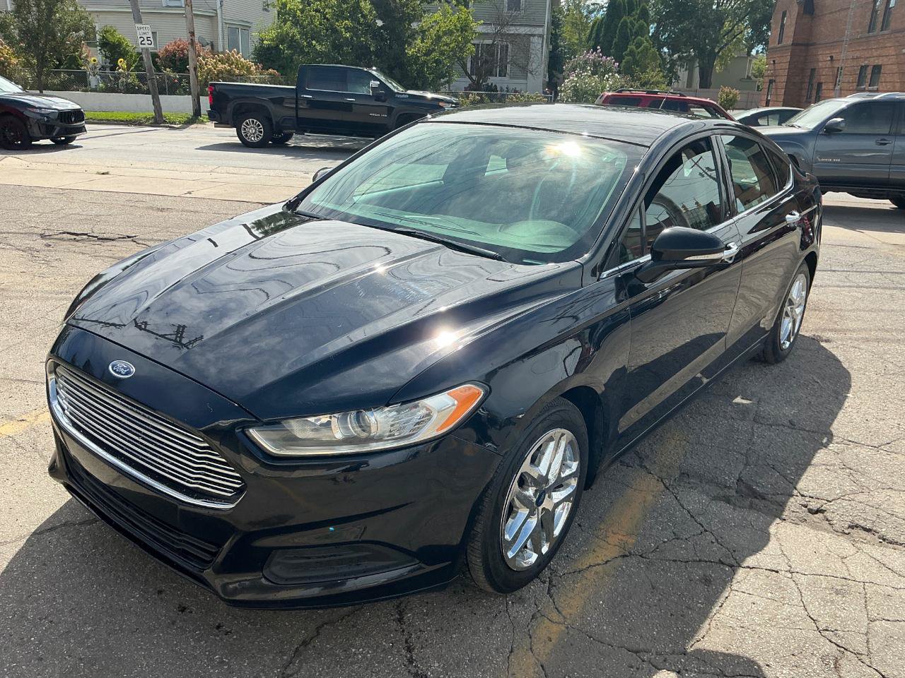 Used 2016 Ford Fusion SE FWD image 8