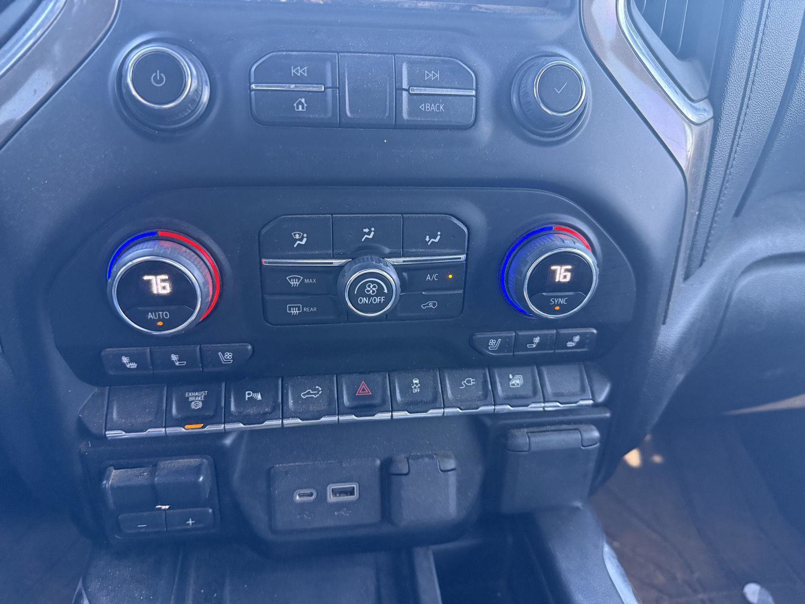 Used 2022 Chevrolet Silverado 3500 High Country image 16