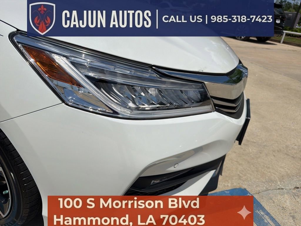 Used 2017 Honda Accord Touring image 8