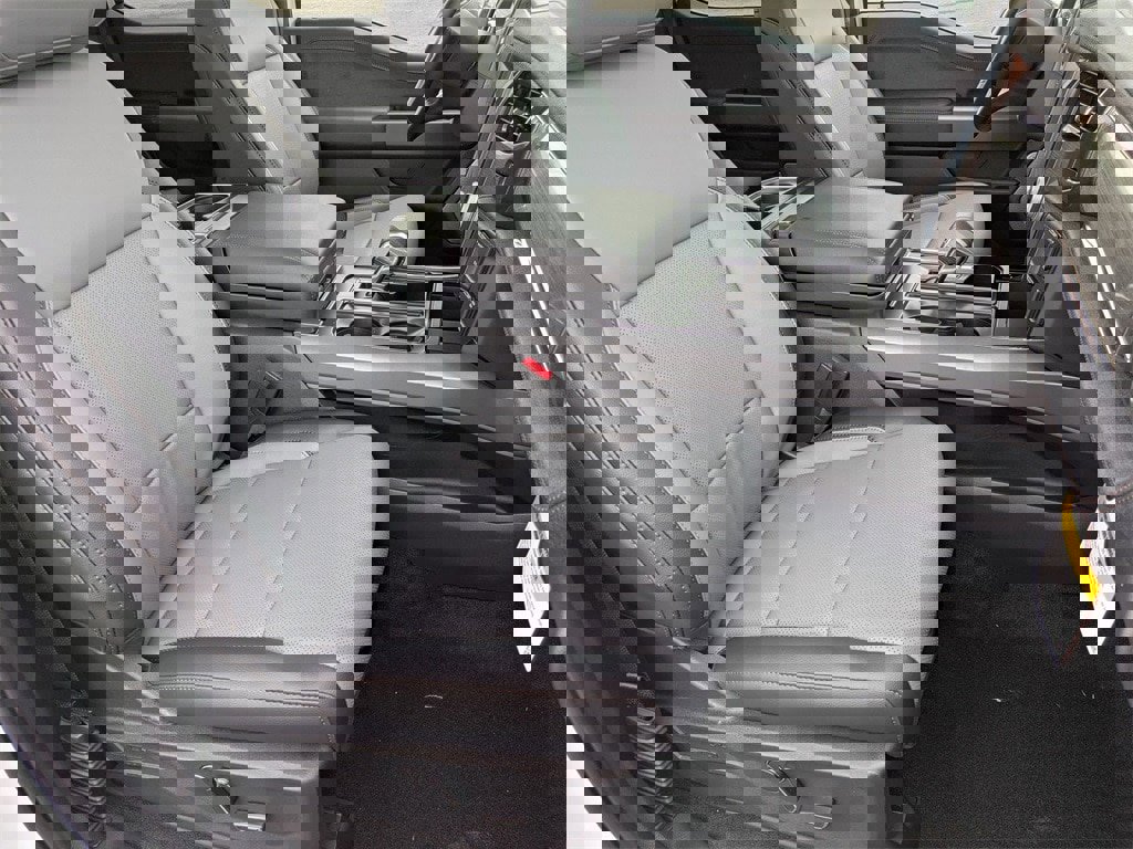 New 2025 Ford F150 Lightning Lariat image 21