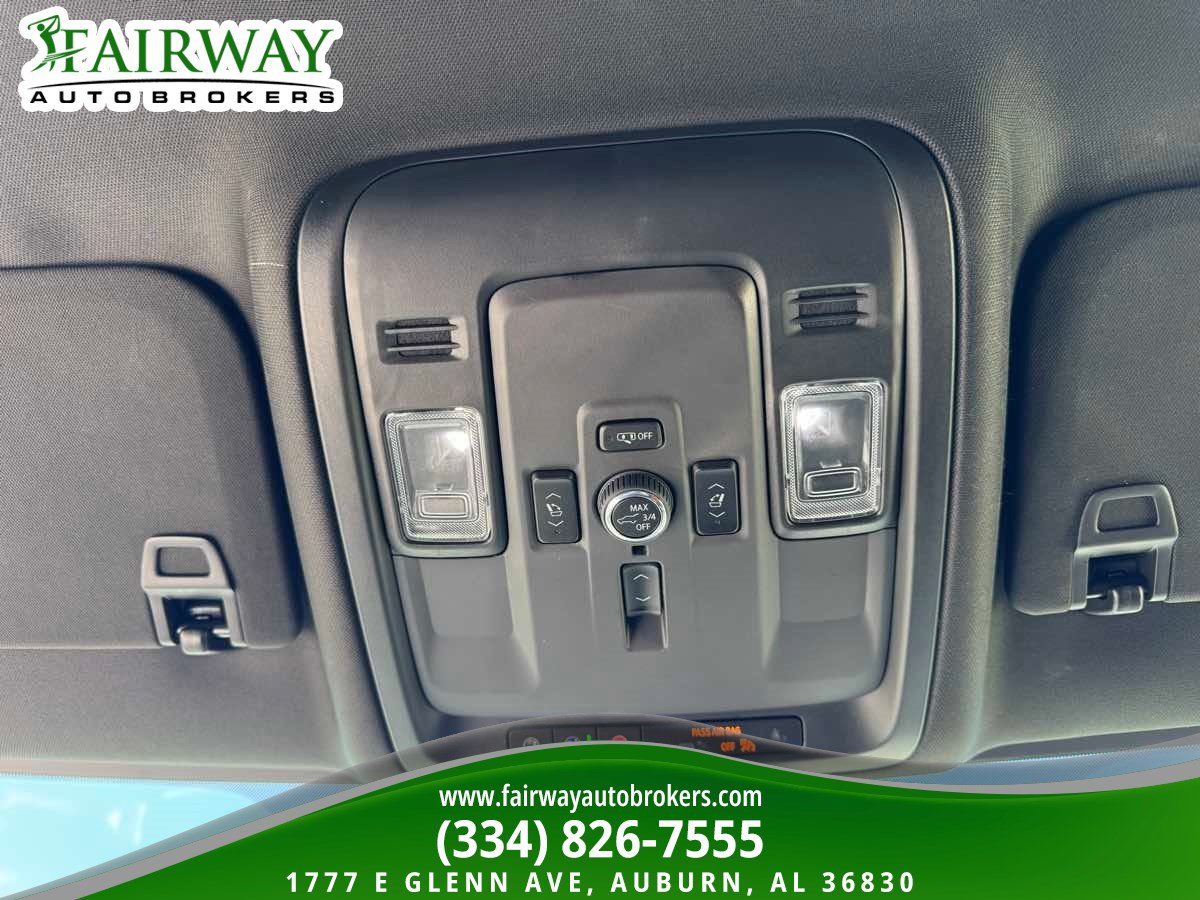 Used 2025 GMC Yukon Denali AWD/4WD image 30