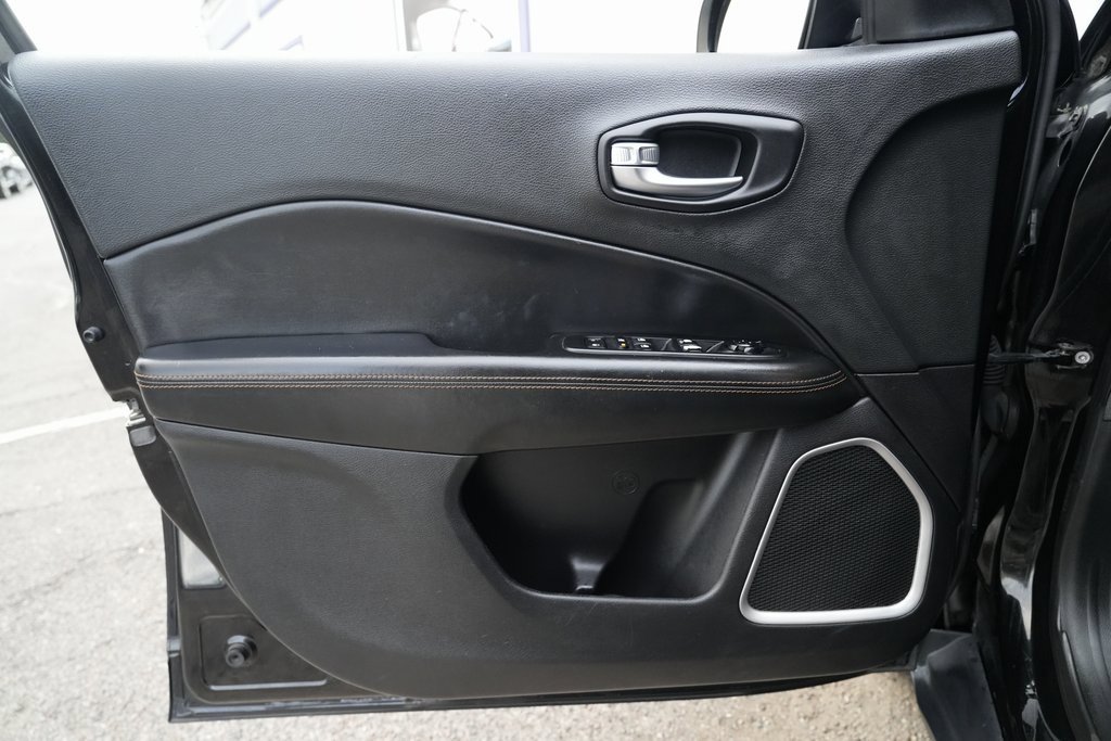 Used 2018 Jeep Compass Limited w/ Navigation Group image 27