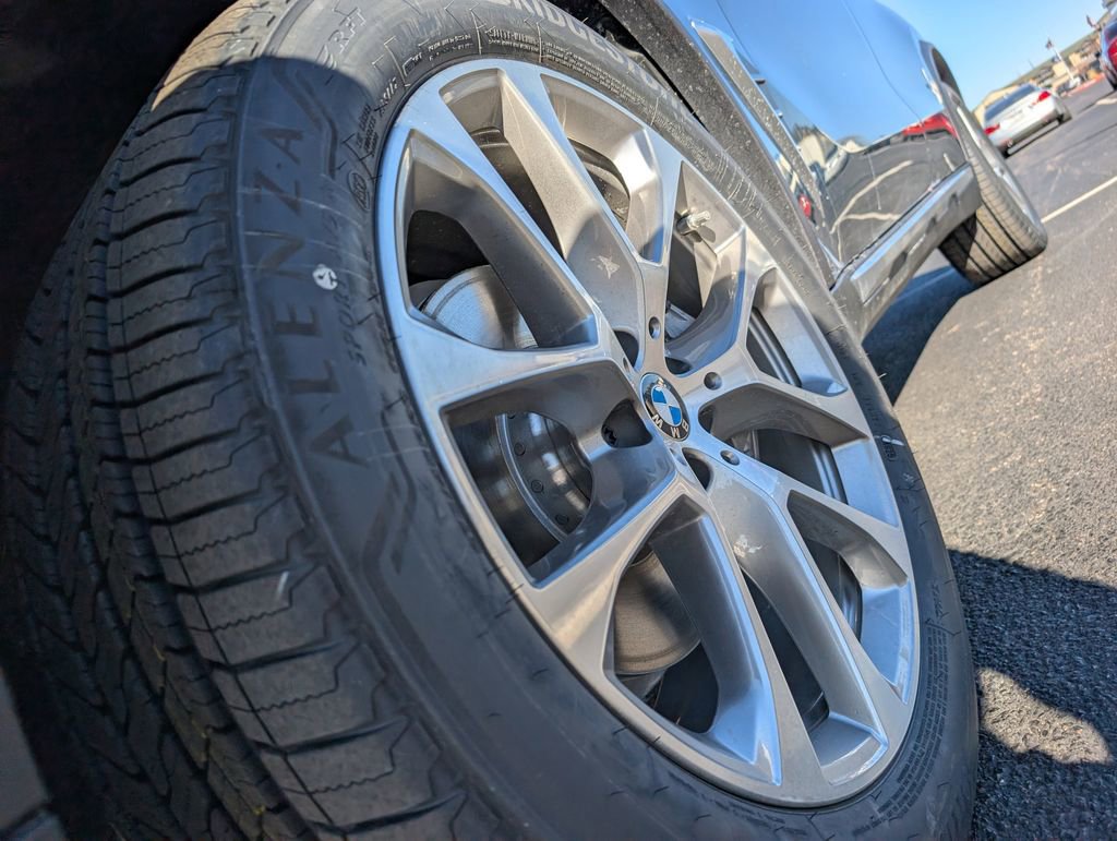 New 2026 BMW X5 xDrive40i w/ Climate Comfort Package image 10