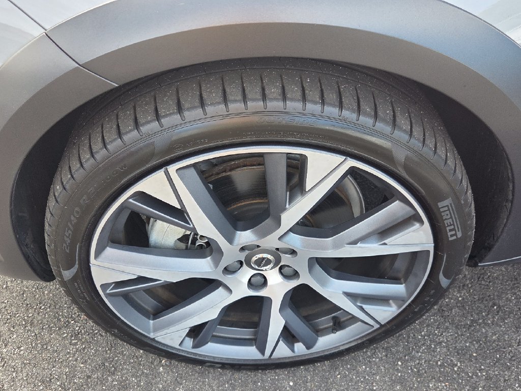 Used 2025 Volvo V90 B6 Cross Country Ultra AWD/4WD image 9