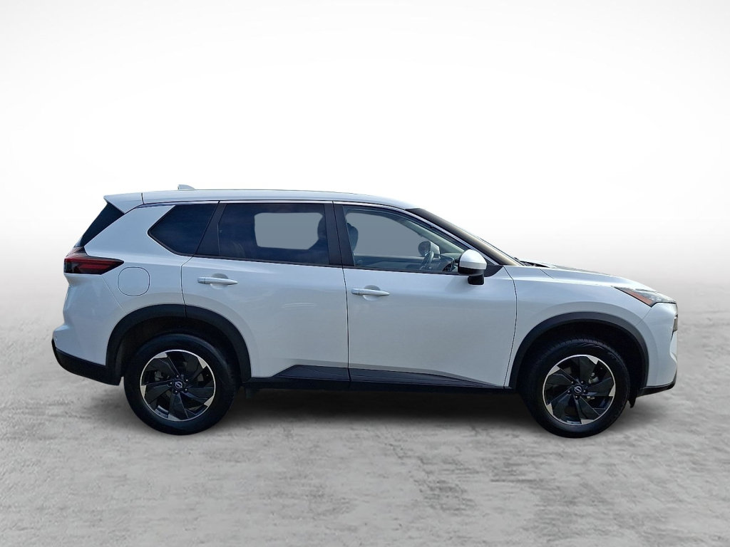 Used 2025 Nissan Rogue SV AWD/4WD image 6