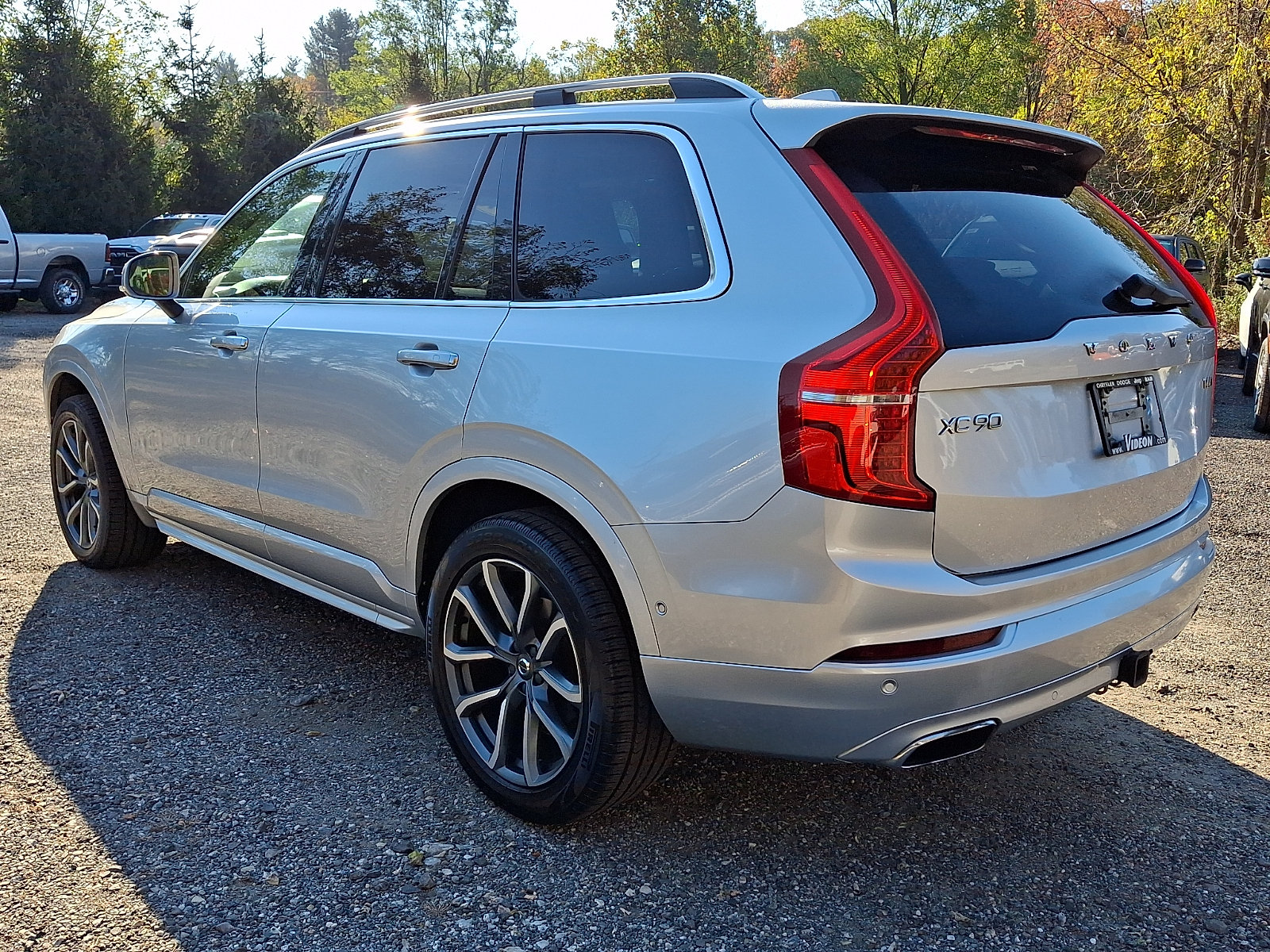 Used 2016 Volvo XC90 T6 Momentum w/ Momentum Plus Package AWD/4WD image 4