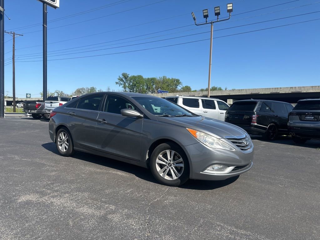 Used 2013 Hyundai Sonata GLS w/ Popular Equipment Pkg FWD image 2
