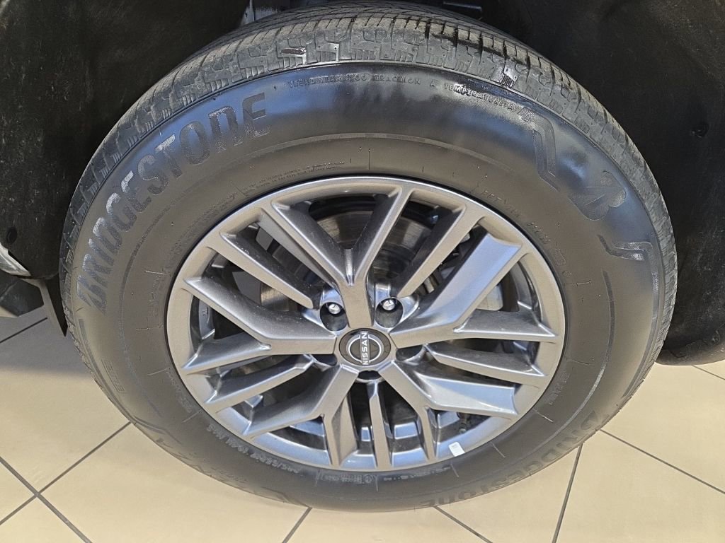 Used 2023 Nissan Rogue S image 10