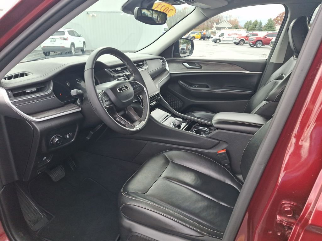 Used 2023 Jeep Grand Cherokee Limited image 9