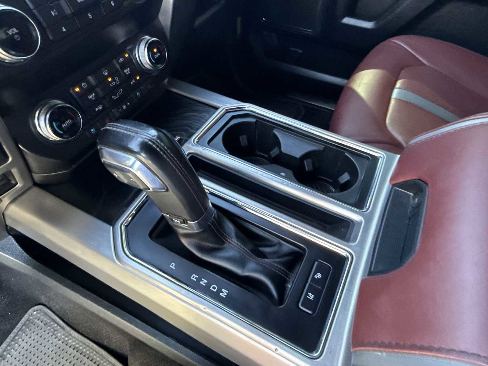 Used 2019 Ford F150 Platinum w/ Equipment Group 701A Luxury image 13