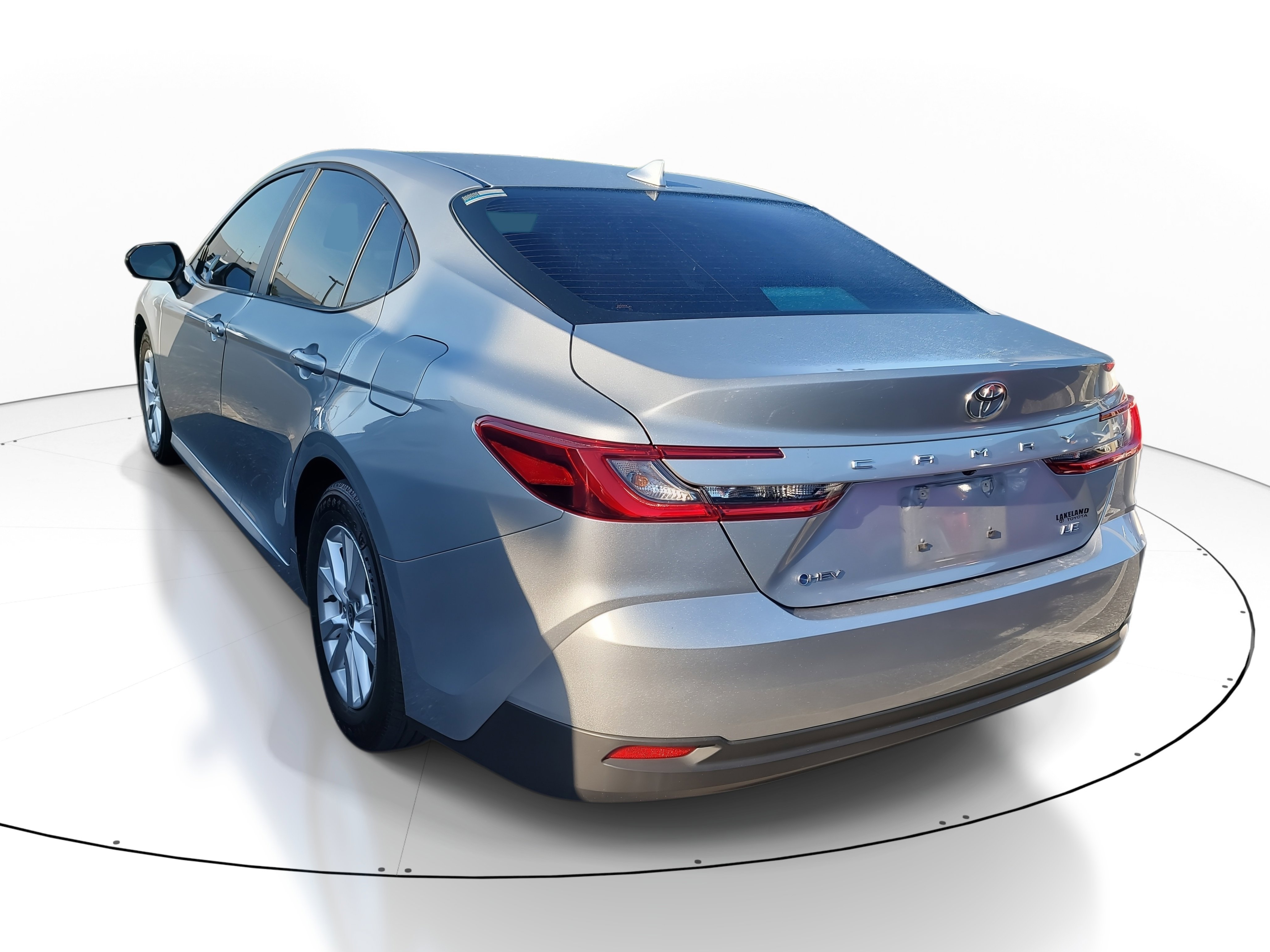 Used 2025 Toyota Camry LE image 5