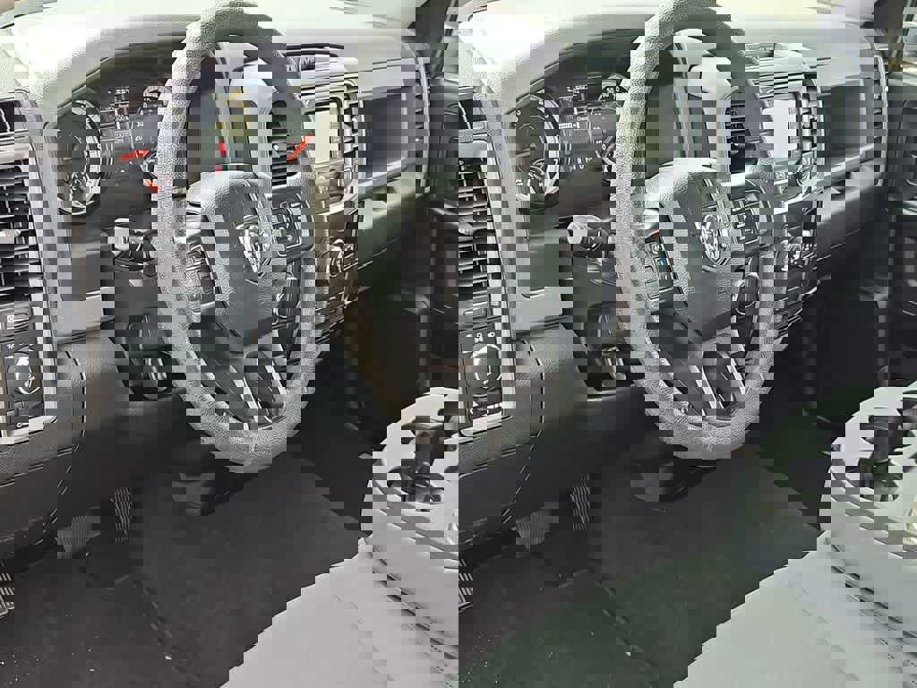 Used 2018 RAM 1500 Express image 10