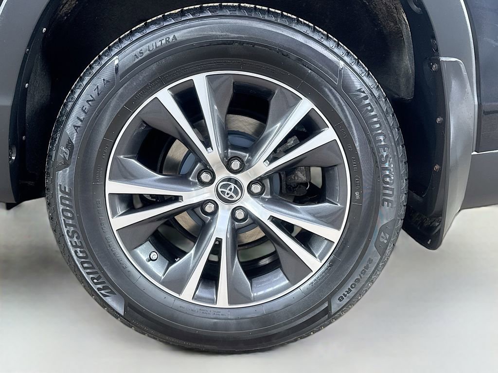 Used 2019 Toyota Highlander Plus AWD/4WD image 37