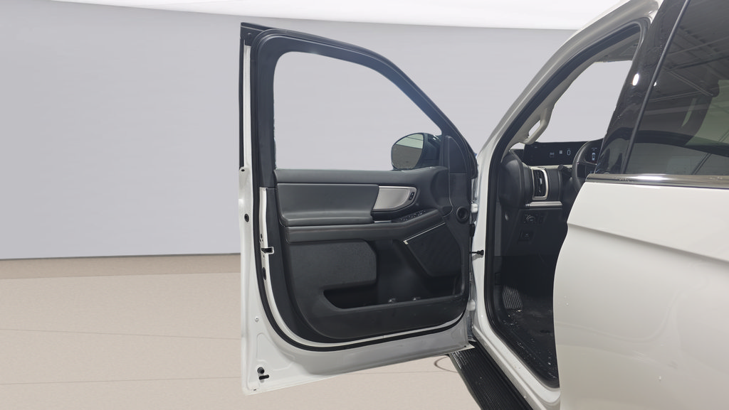 Certified 2025 Ford Expedition Active AWD/4WD image 15