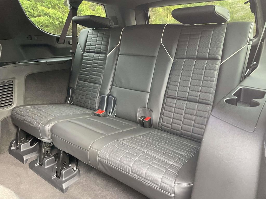 Certified 2025 Cadillac Escalade ESV Sport Platinum image 12