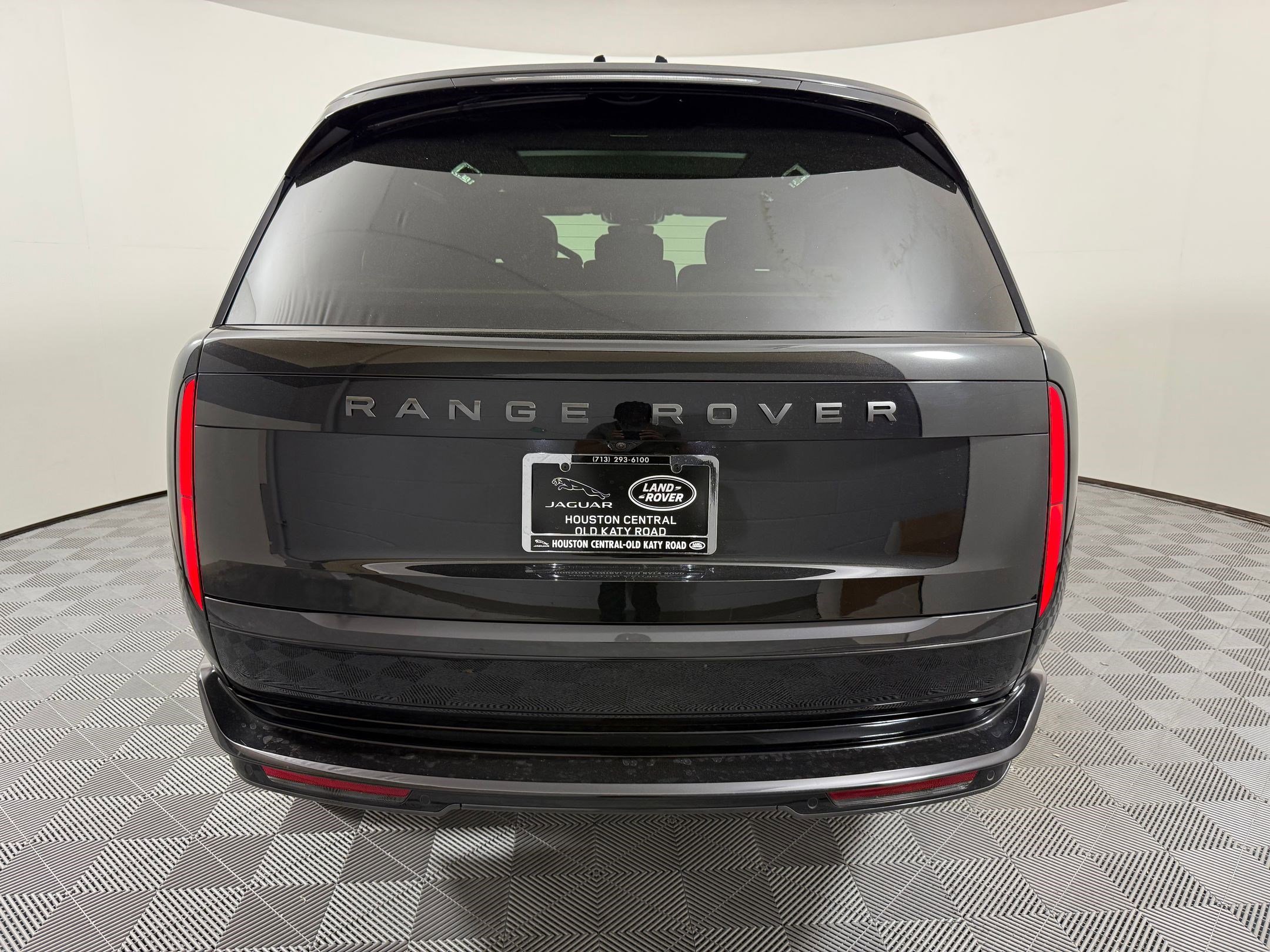 New 2026 Land Rover Range Rover Long Wheelbase SE image 11