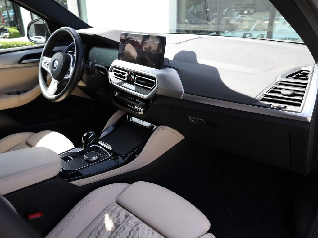 Used 2025 BMW X4 xDrive30i image 21