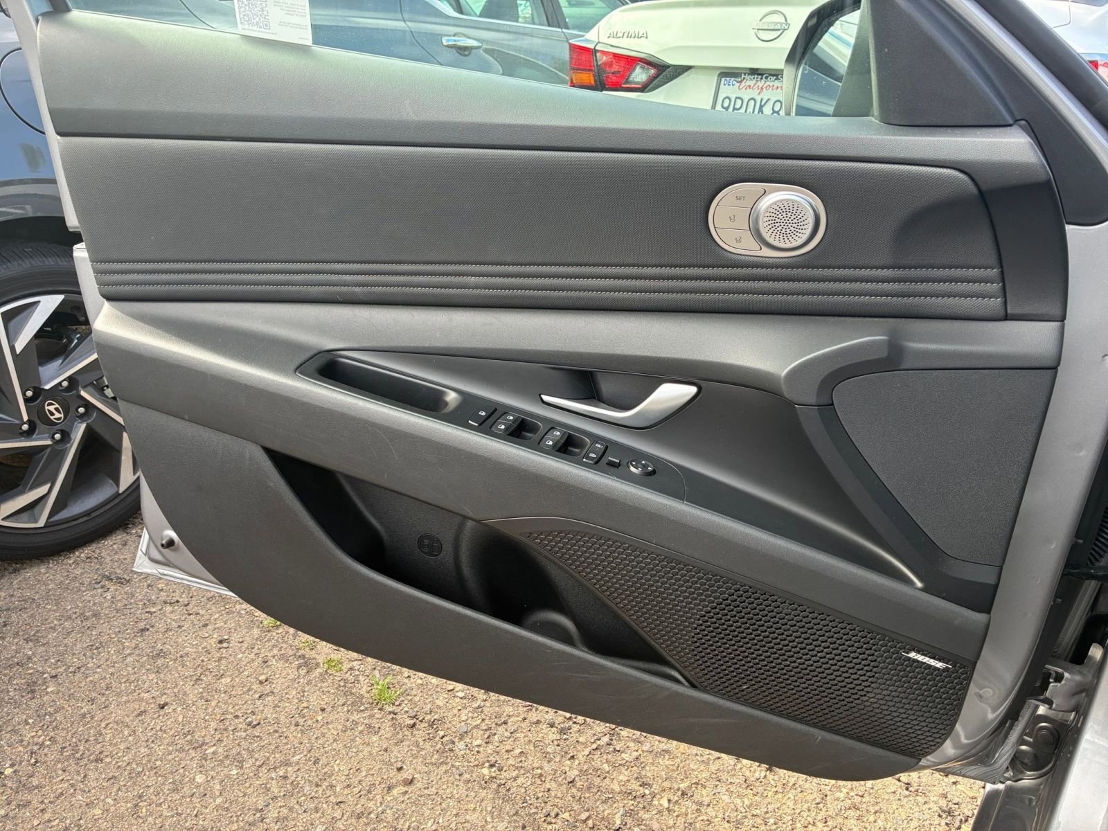 Used 2025 Hyundai Elantra Limited FWD image 18