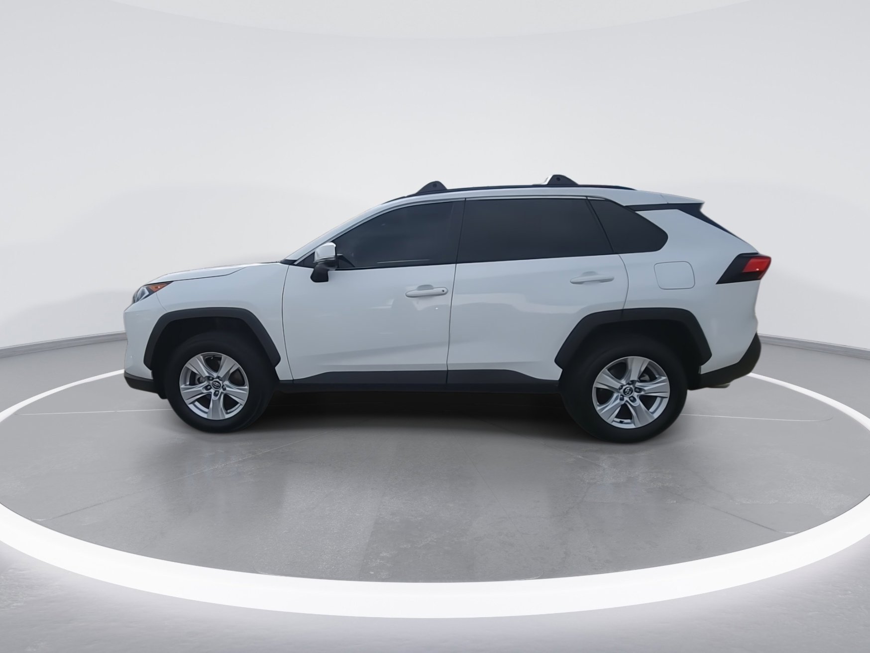 Used 2021 Toyota RAV4 XLE image 5