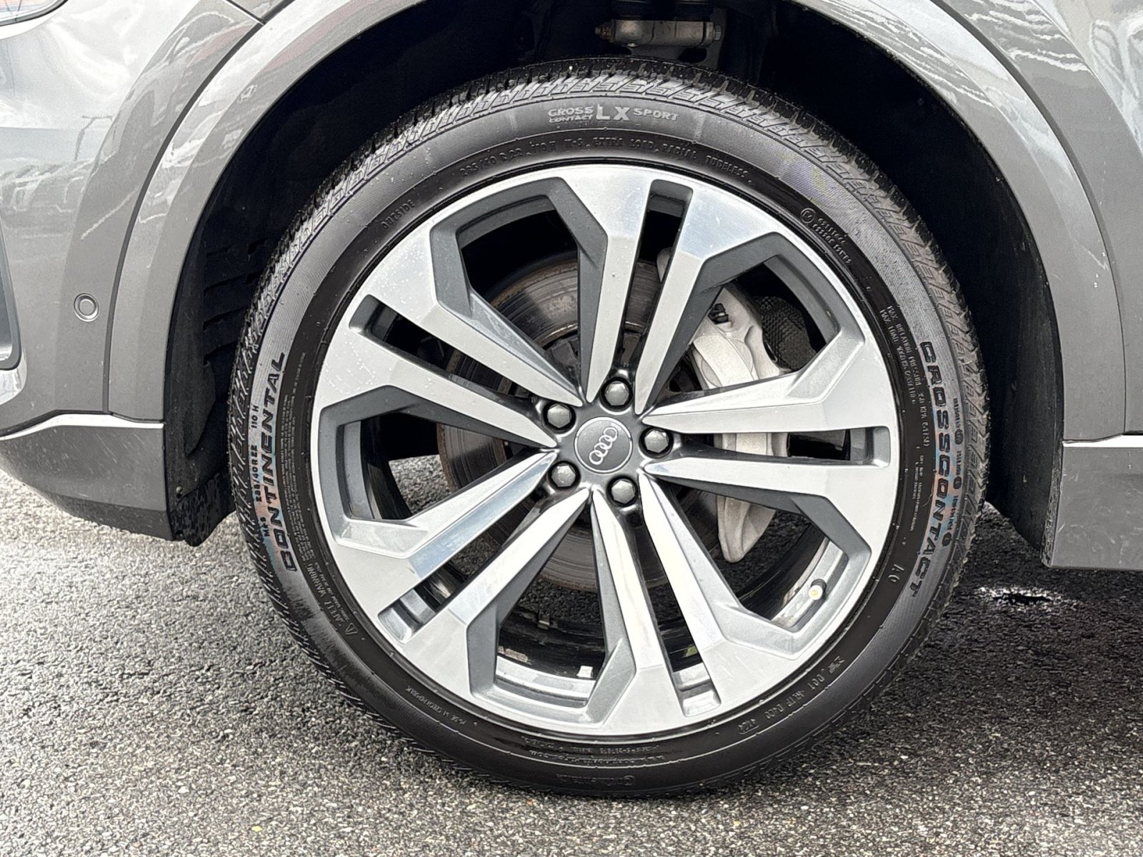 Used 2020 Audi Q8 Prestige w/ Prestige Package AWD/4WD image 12