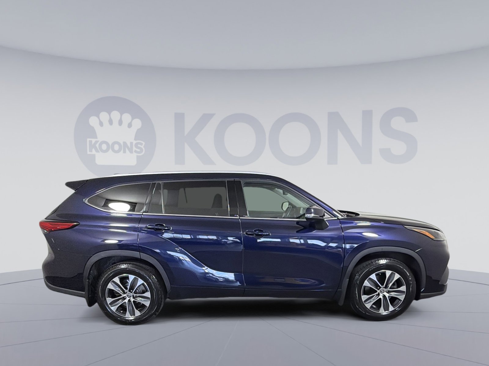 Used 2022 Toyota Highlander XLE image 8