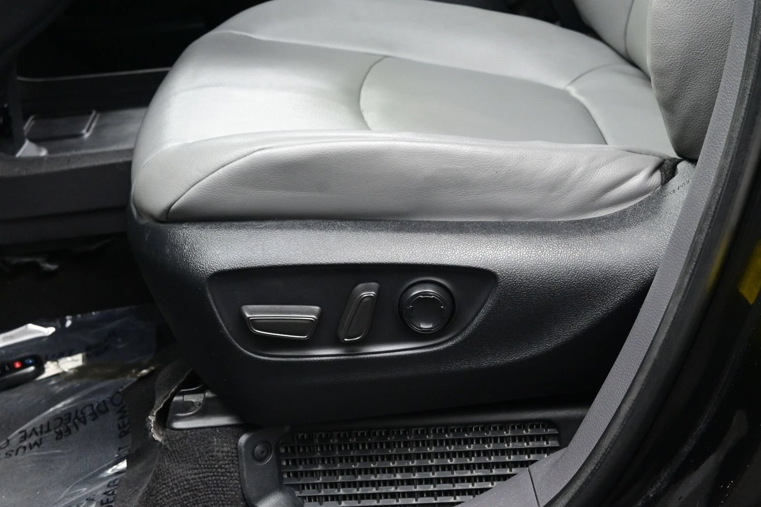 Used 2022 Toyota Sienna XLE FWD image 11