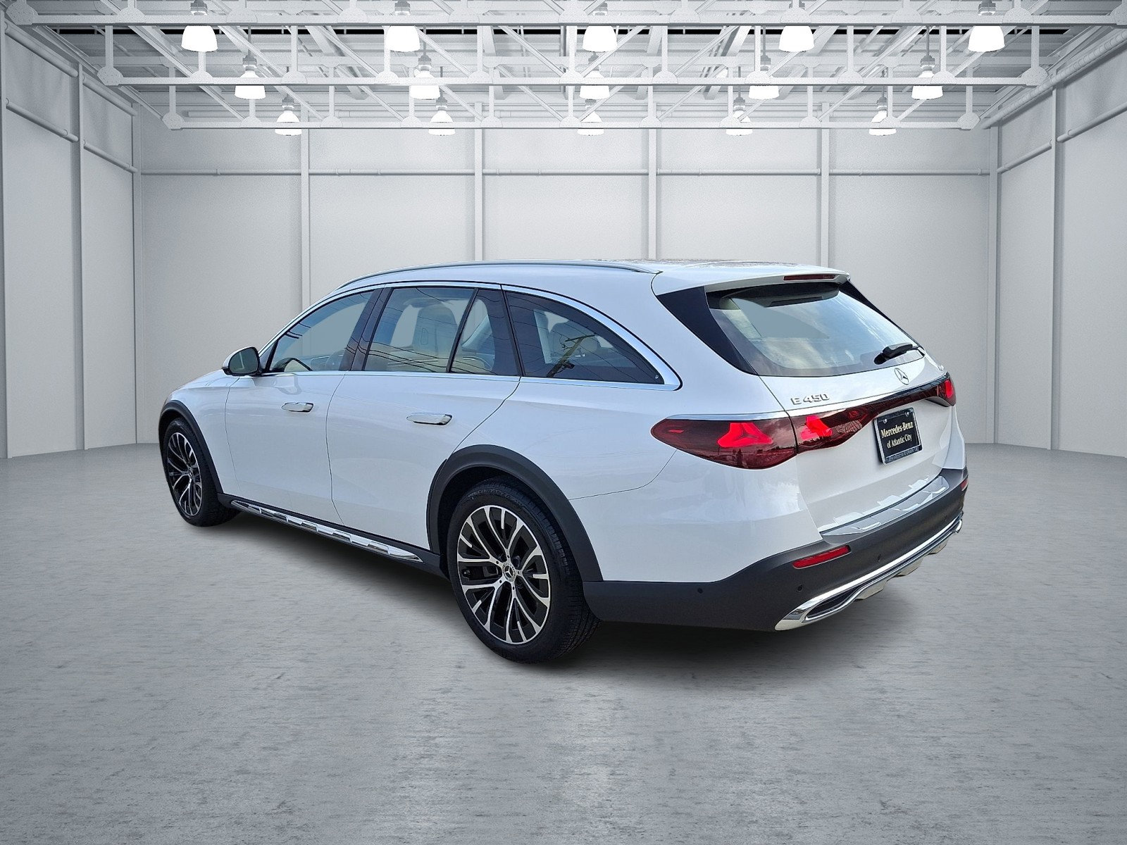 Used 2024 Mercedes-Benz E 450 4MATIC All-Terrain Wagon image 5