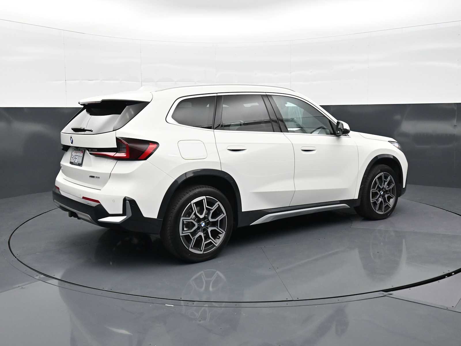 Used 2026 BMW X1 xDrive28i w/ Convenience Package AWD/4WD image 5