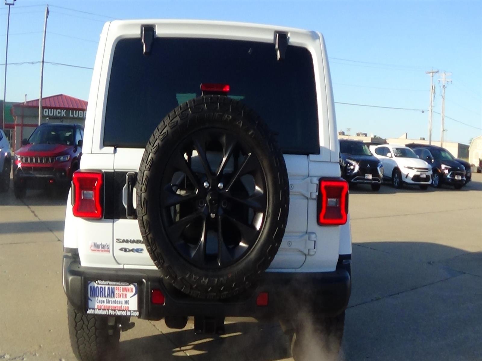Used 2024 Jeep Wrangler Unlimited w/ Convenience Group AWD/4WD image 7