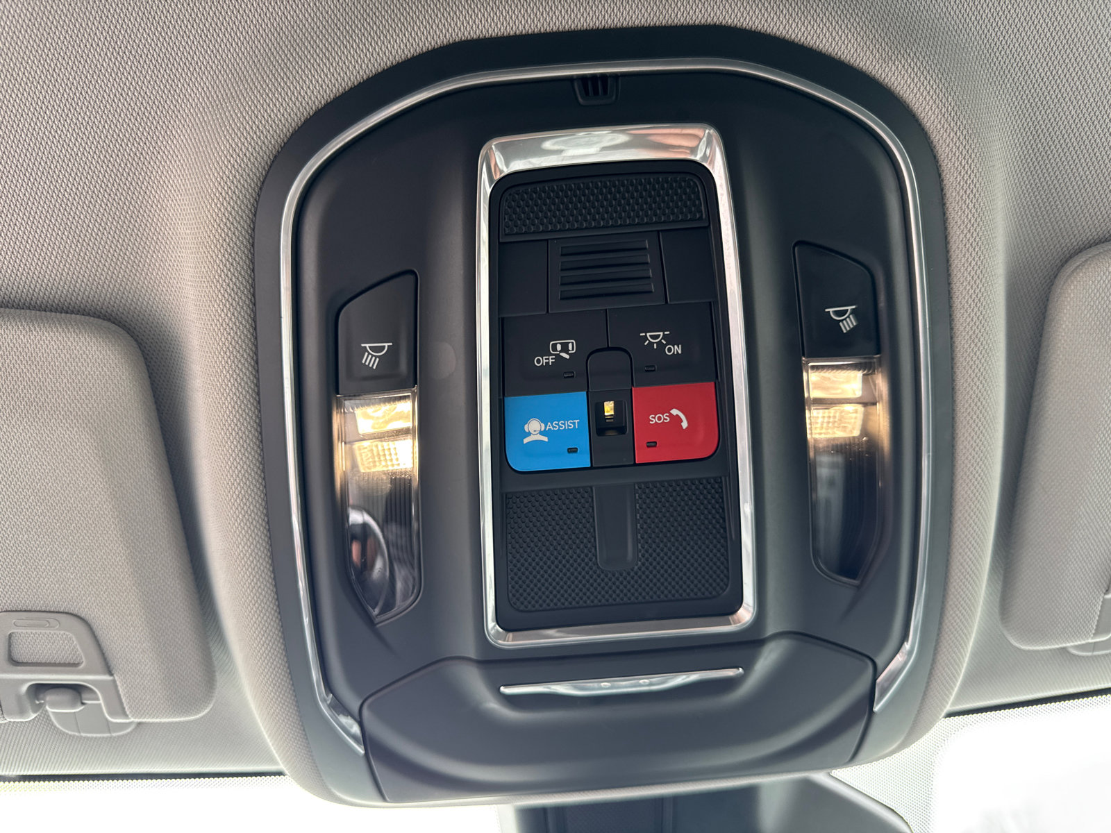 Used 2024 Jeep Grand Cherokee Laredo image 29