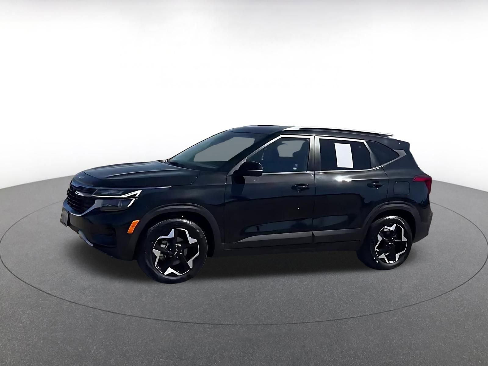 Used 2025 Kia Seltos S FWD image 8